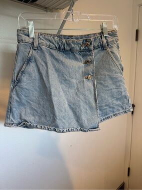 Zara Light Blue Denim Mini Skort with Button Detail XS